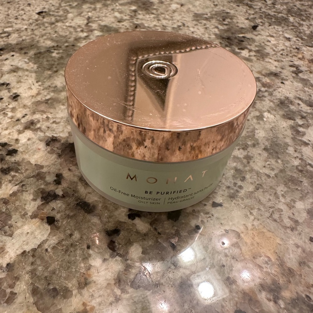 Monat Be Purified moisturizer